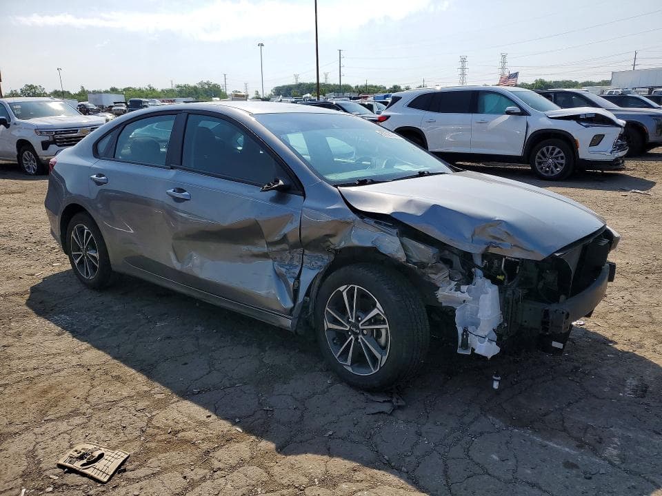 2023 KIA FORTE LXS 4