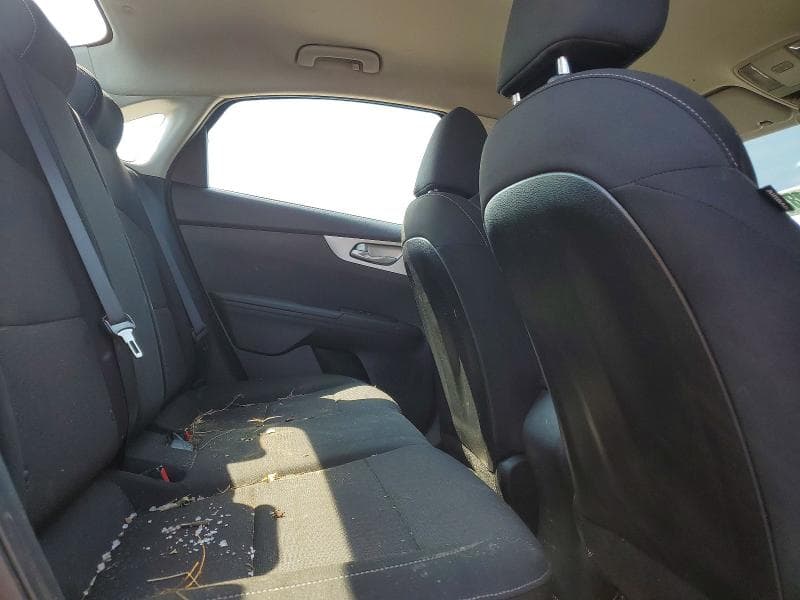 2023 KIA FORTE LXS 10