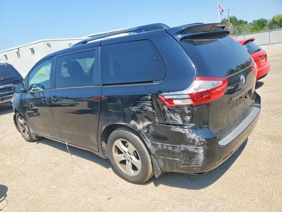 2017 TOYOTA SIENNA LE LE 2