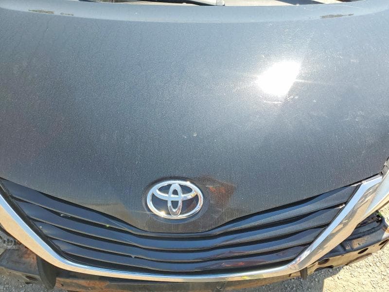 2017 TOYOTA SIENNA LE LE 12