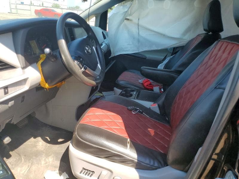 2017 TOYOTA SIENNA LE LE 7