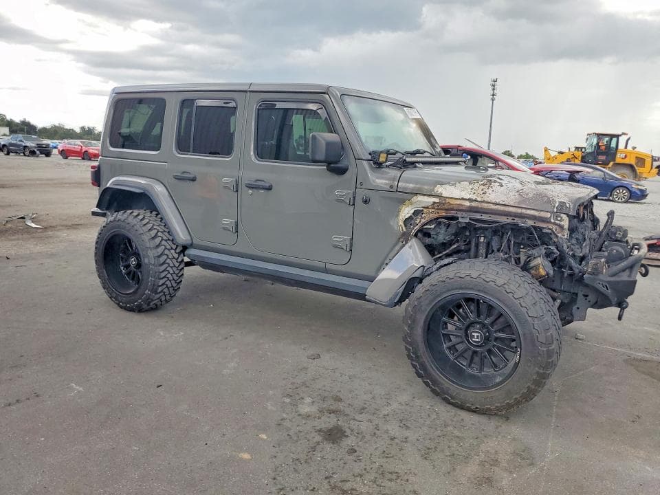 2018 JEEP WRANGLER UNLIMITED SAHARA 4