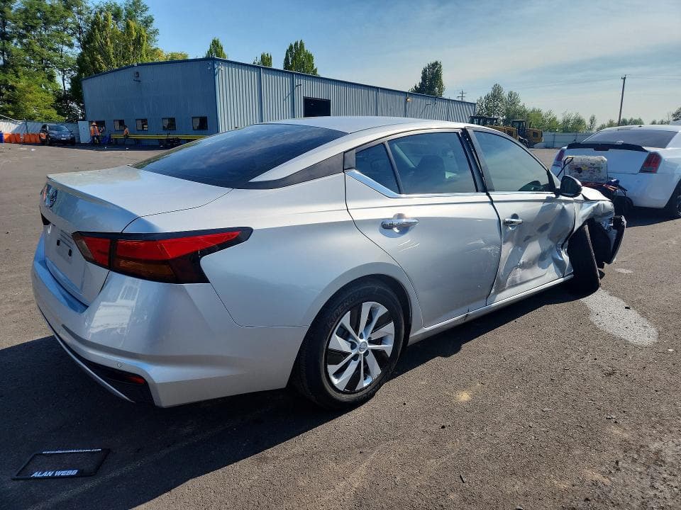 2024 NISSAN ALTIMA S 3