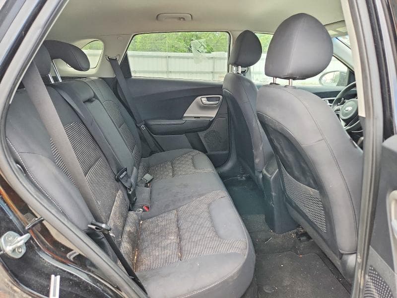 2019 KIA NIRO LX 10