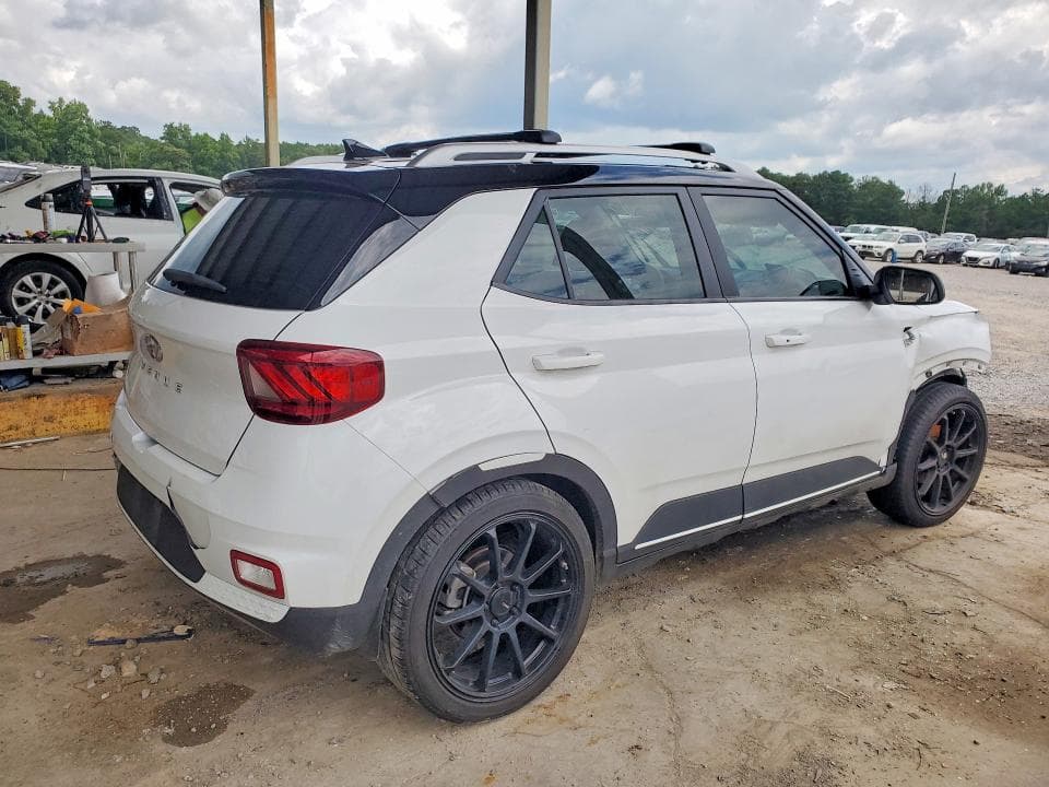 2022 HYUNDAI VENUE LIMITED 3