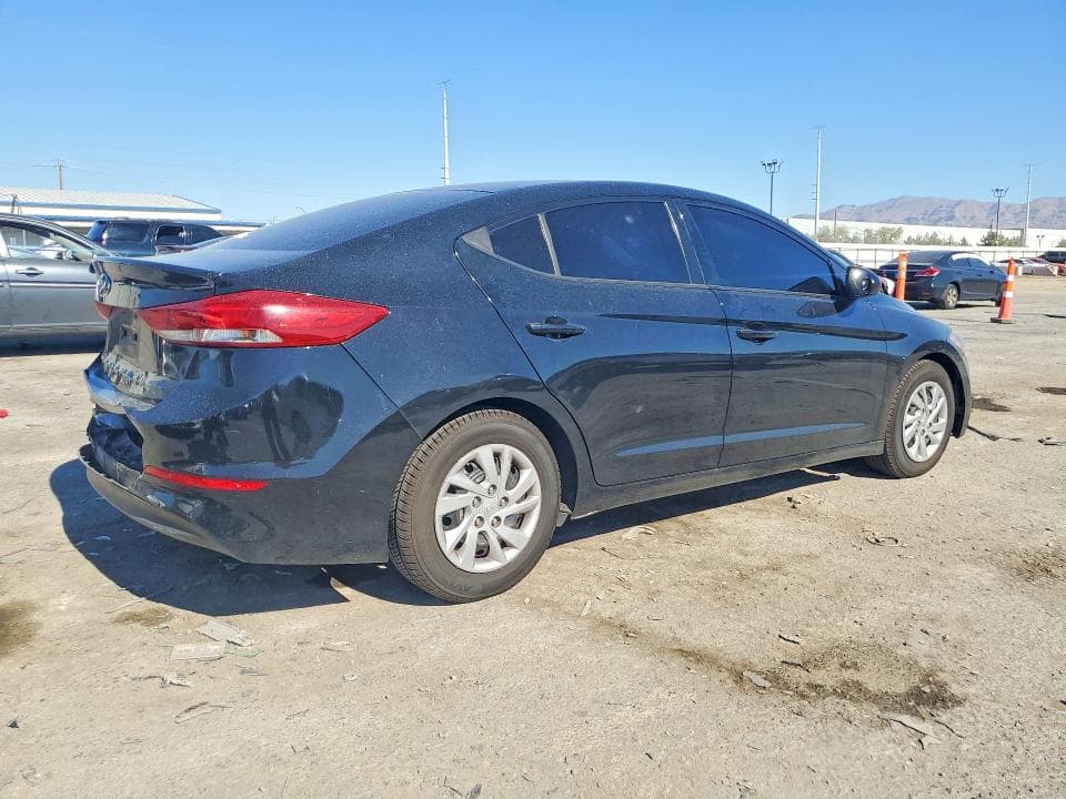 2018 HYUNDAI ELANTRA SE 3