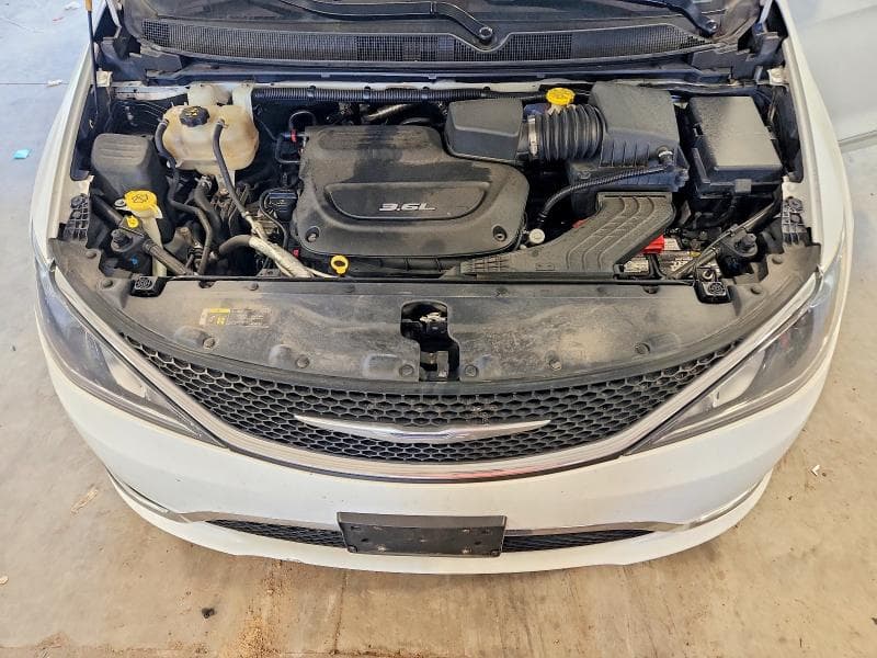 2018 CHRYSLER PACIFICA TOURING L 12