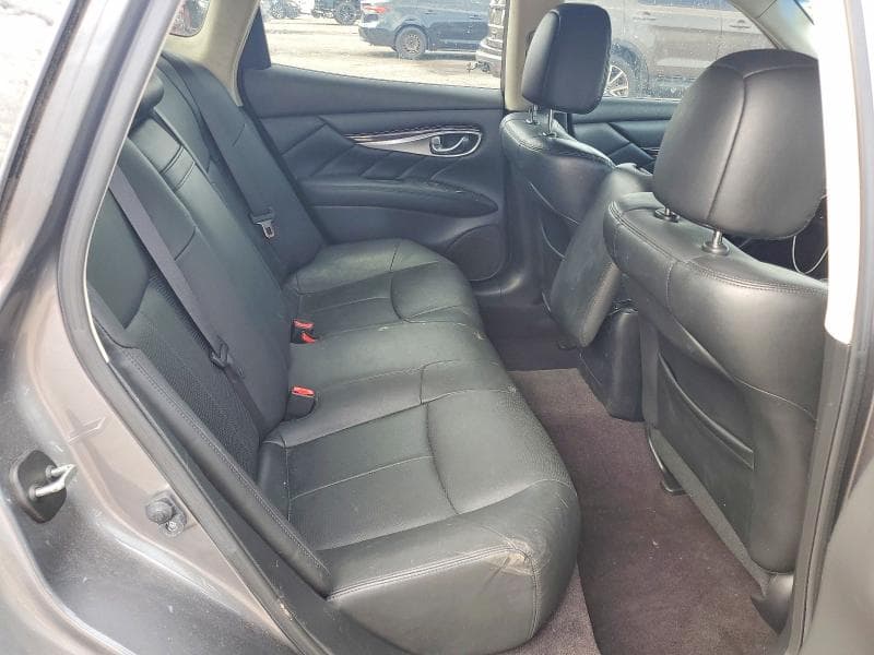 2019 INFINITI Q70 3.7 LUXE 10