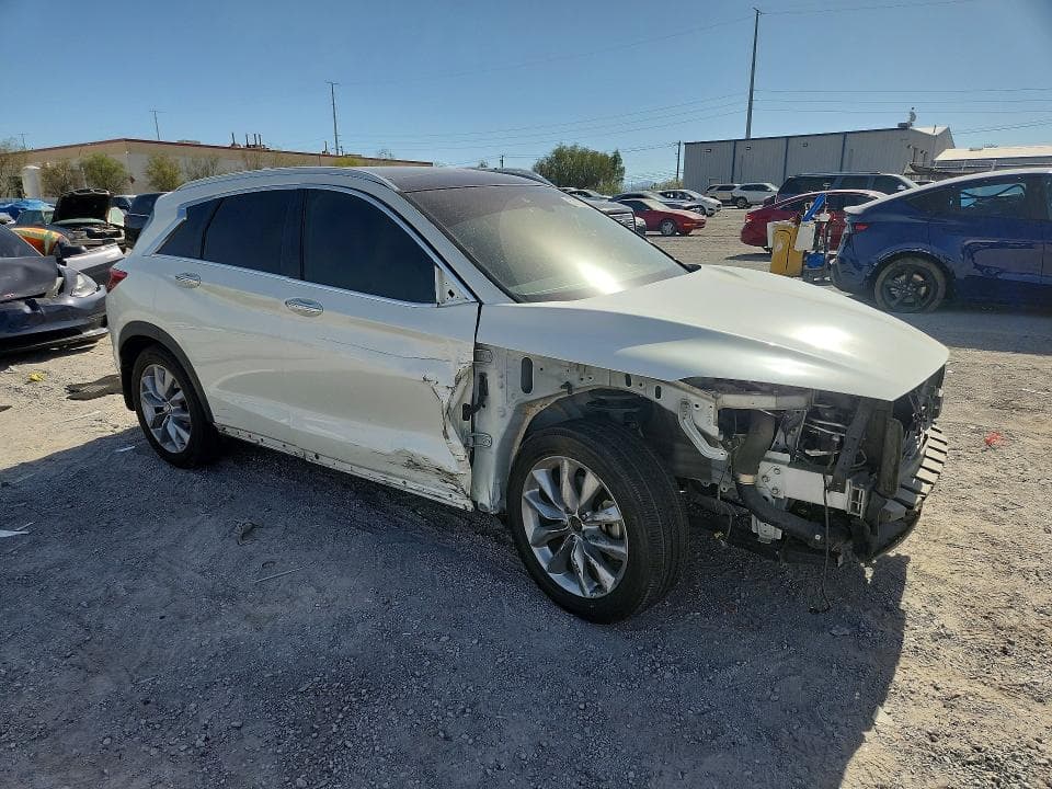 2019 INFINITI QX50 LUXE 4