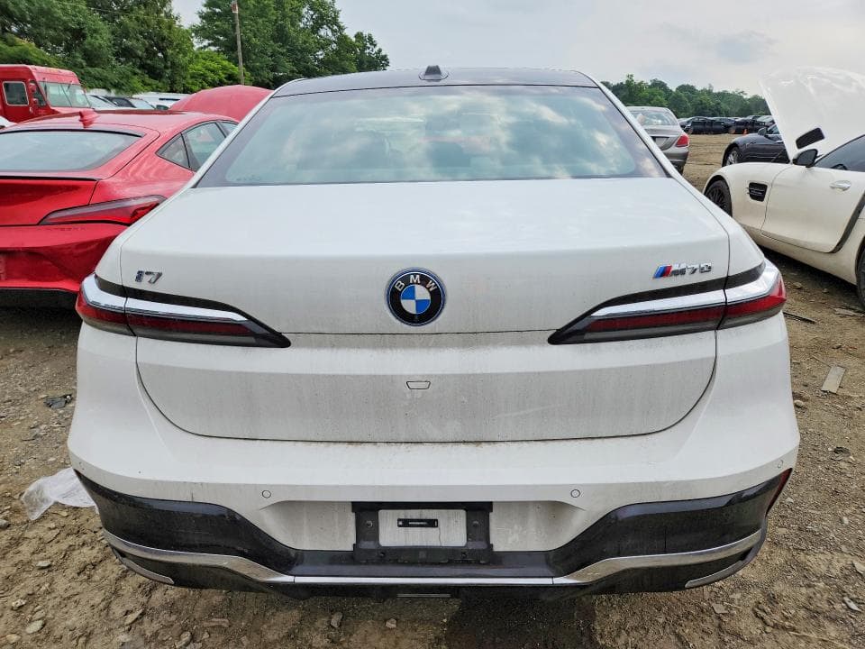 2024 BMW I7 M70 6