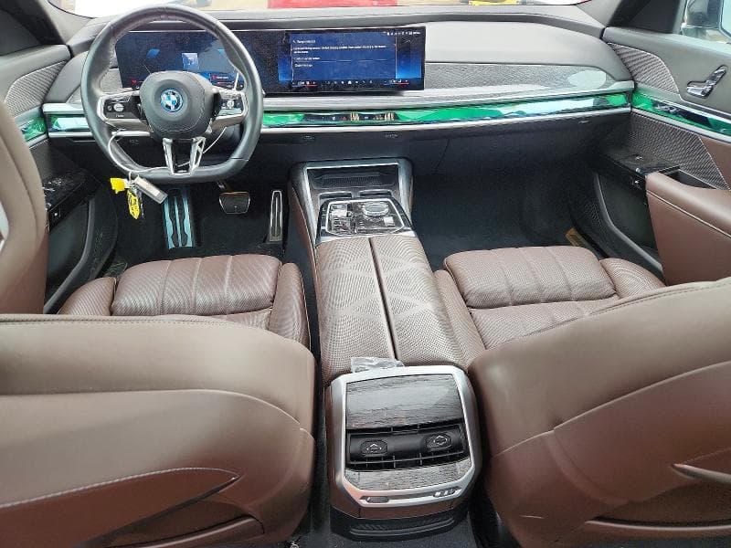 2024 BMW I7 M70 8