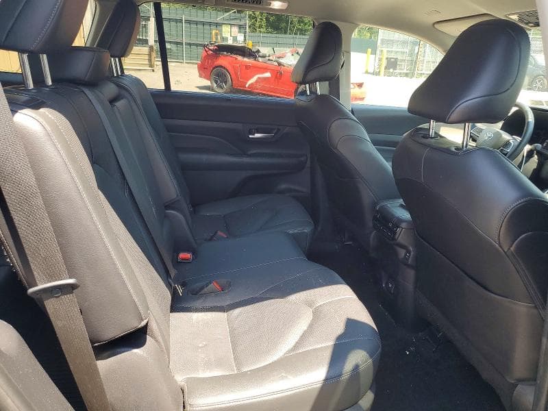 2024 TOYOTA GRAND HIGHLANDER LIMITED 11