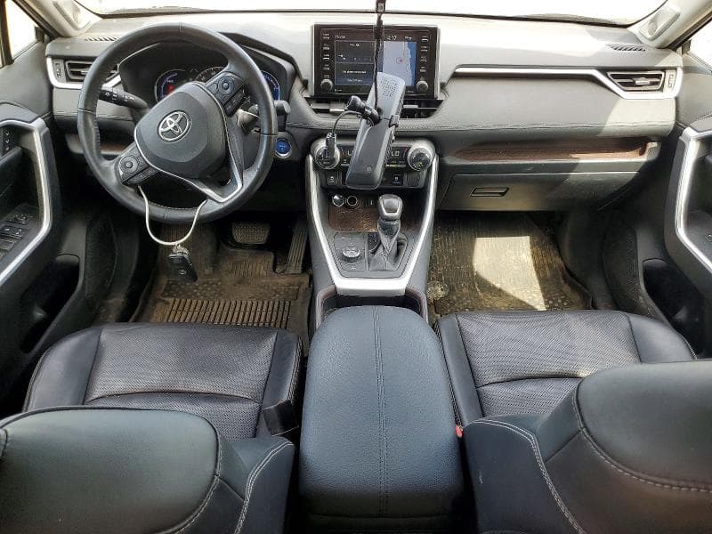 2020 TOYOTA RAV4 LIMITED 8