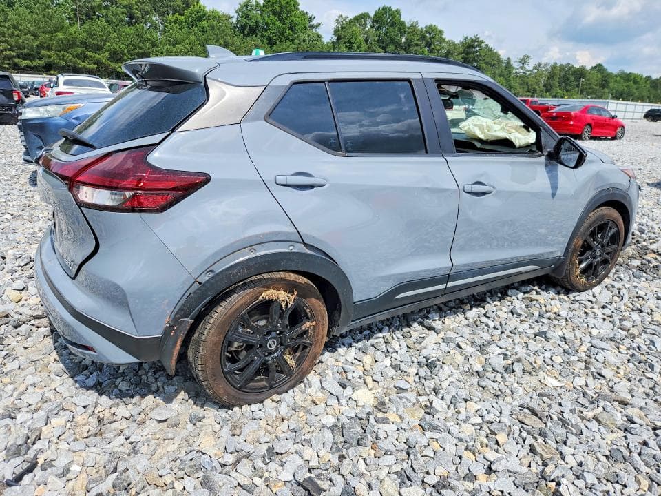 2021 NISSAN KICKS SR 3
