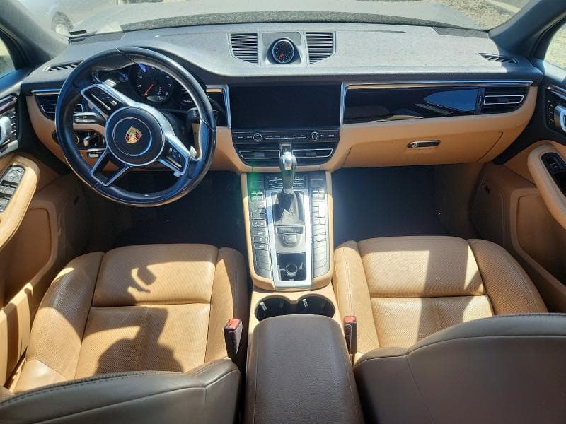 2021 PORSCHE MACAN 8