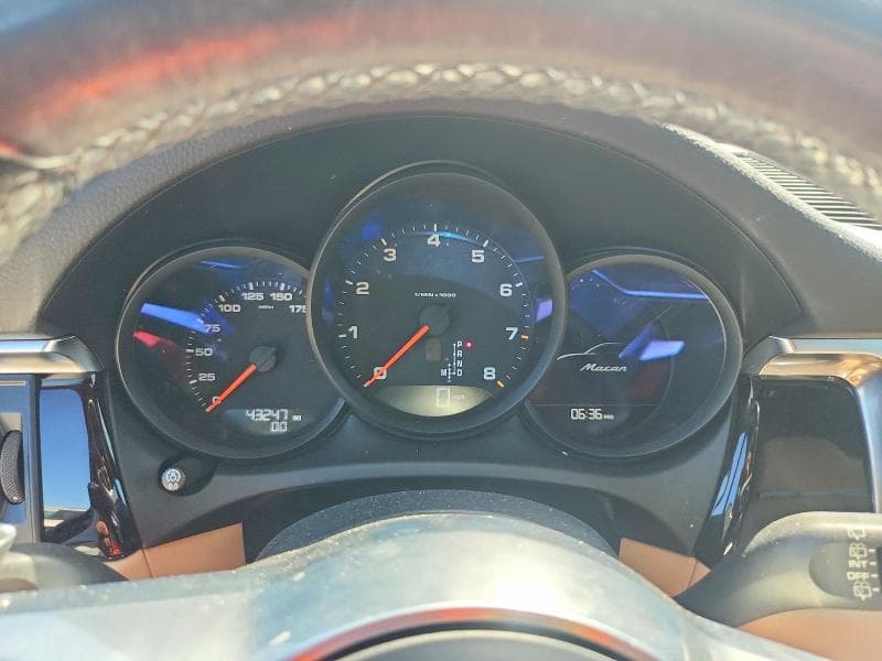 2021 PORSCHE MACAN 9