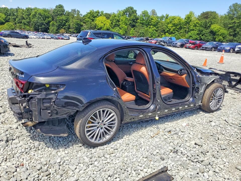2019 ALFA ROMEO GIULIA TI 3
