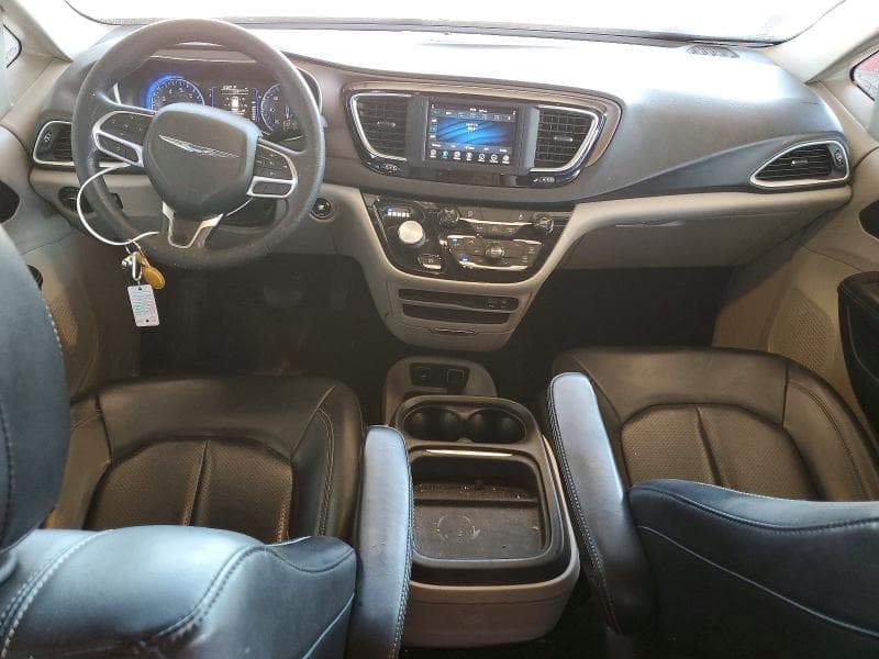 2020 CHRYSLER VOYAGER LXI 8