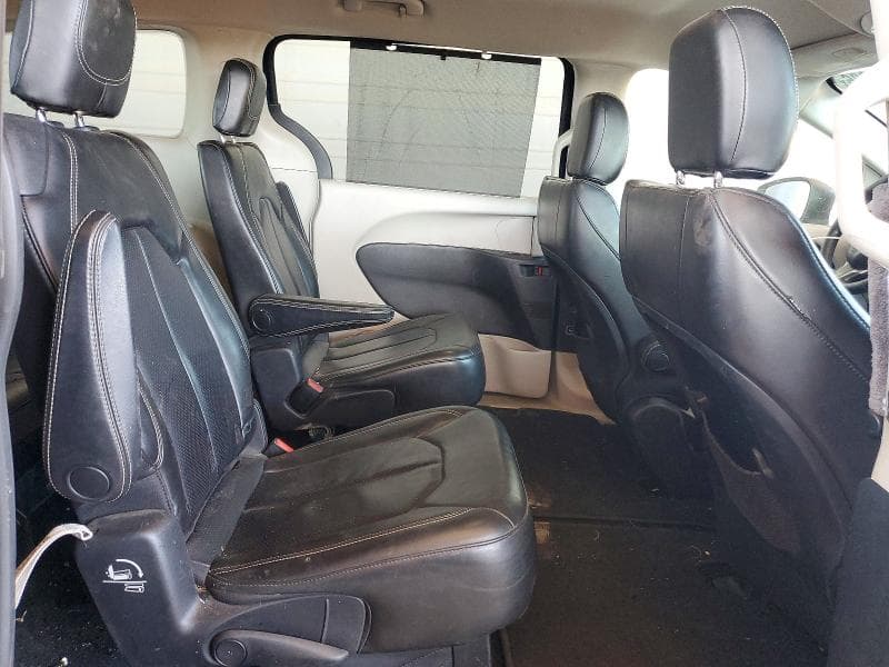2020 CHRYSLER VOYAGER LXI 10