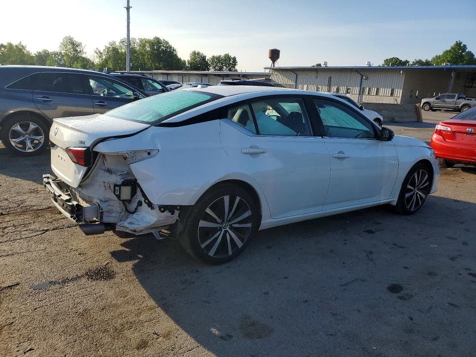 2021 NISSAN ALTIMA SR 3