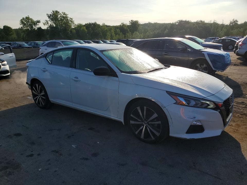 2021 NISSAN ALTIMA SR 4