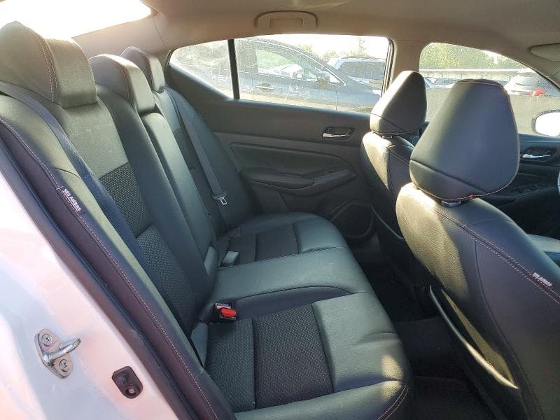 2021 NISSAN ALTIMA SR 10