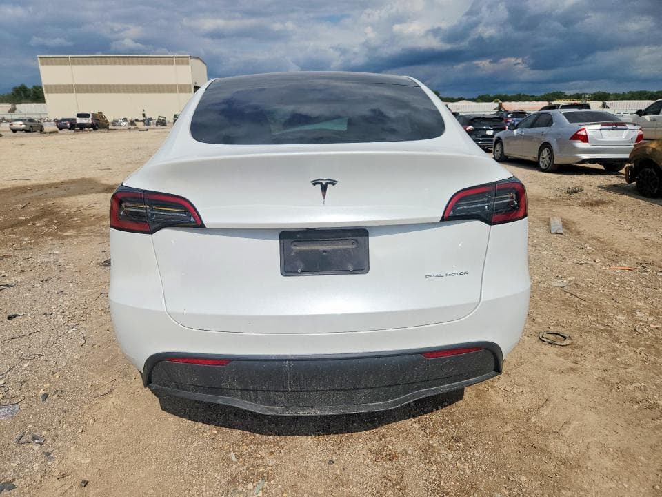 2023 TESLA MODEL Y 6