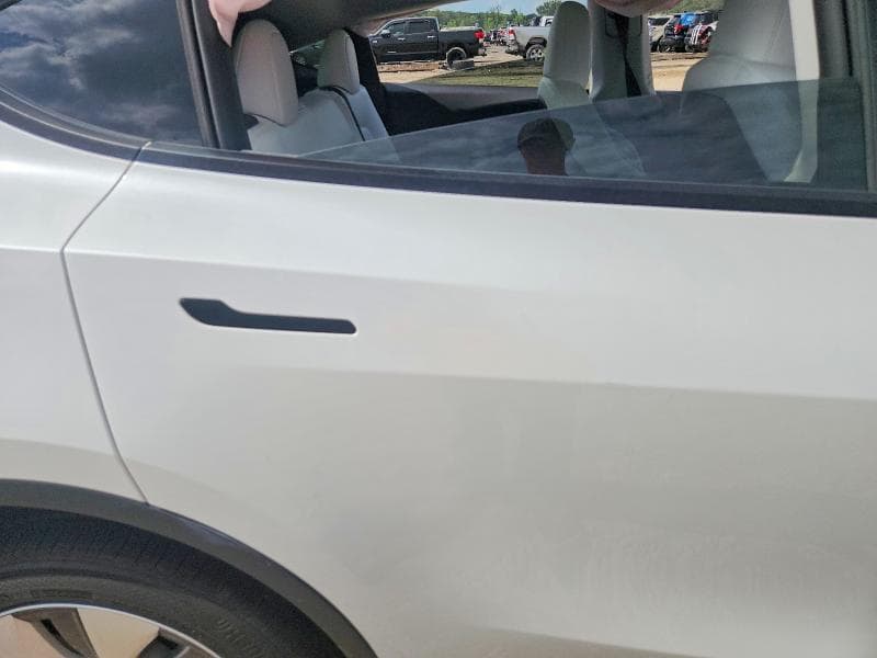 2023 TESLA MODEL Y 10
