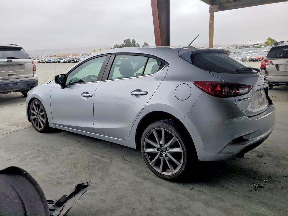 2018 MAZDA 3 TOURING 2