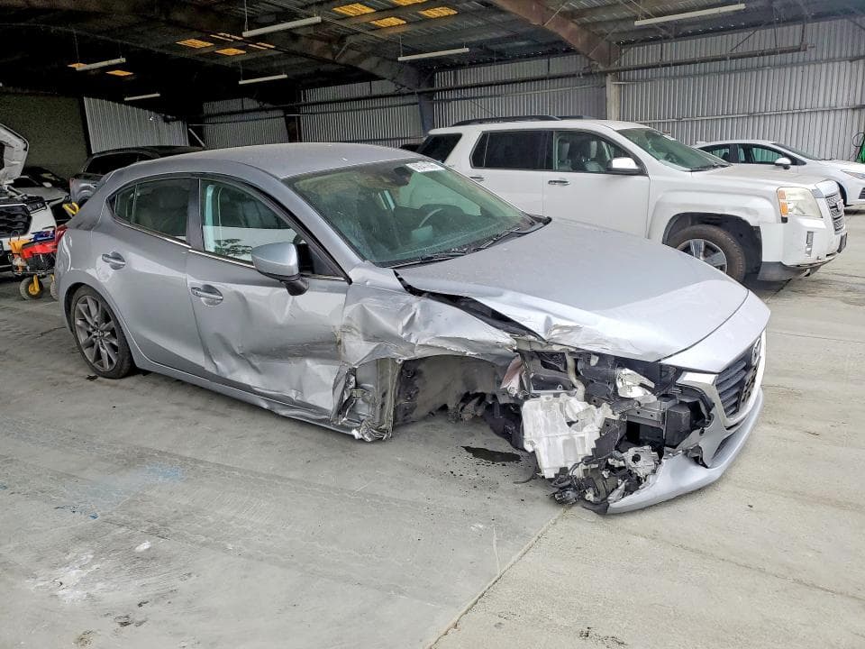 2018 MAZDA 3 TOURING 4