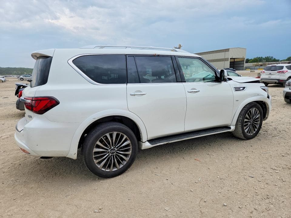 2019 INFINITI QX80 LUXE 3