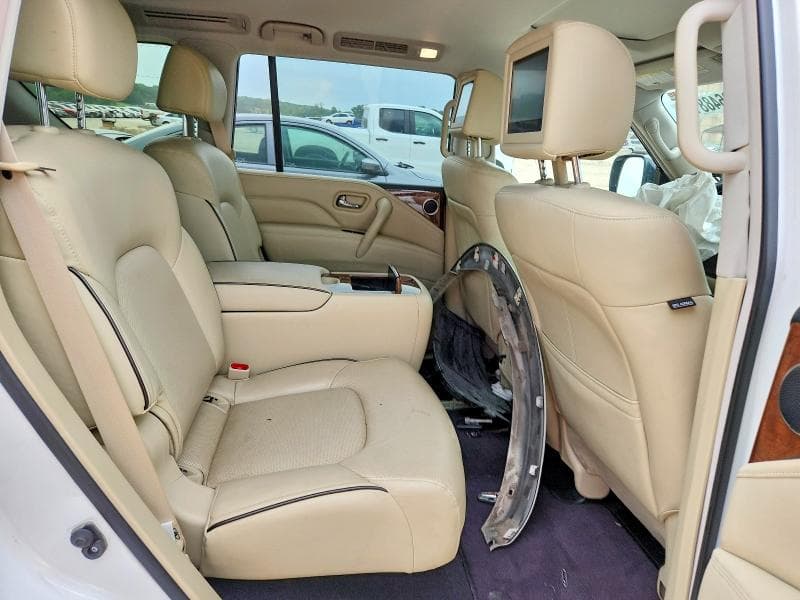 2019 INFINITI QX80 LUXE 10