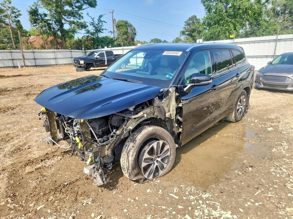 2021 TOYOTA HIGHLANDER XLE