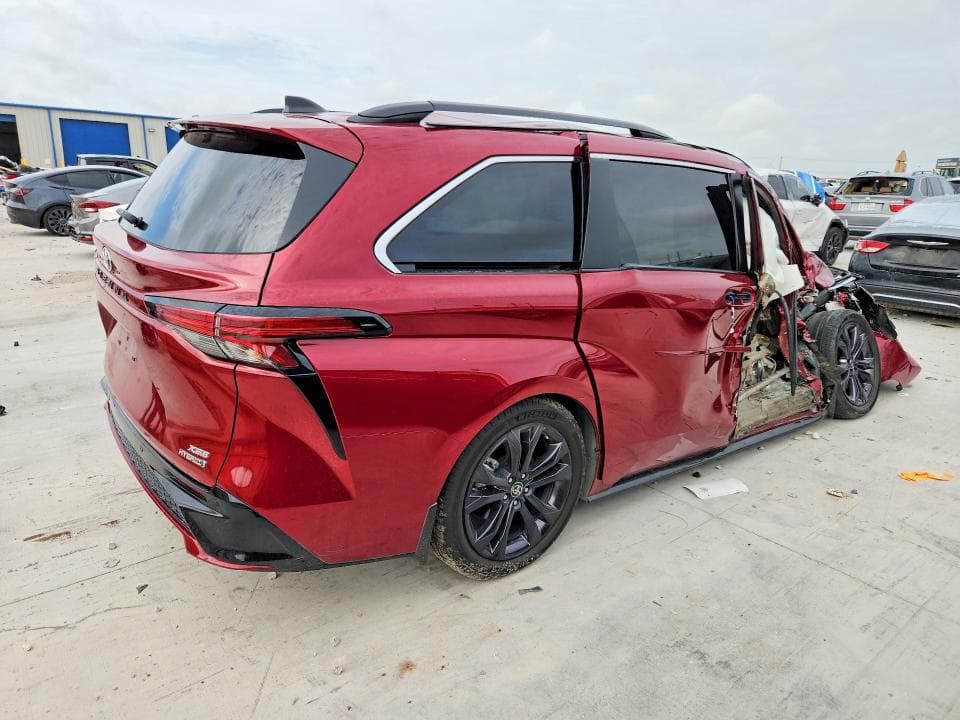 2023 TOYOTA SIENNA XSE 7-PASSENGER 3