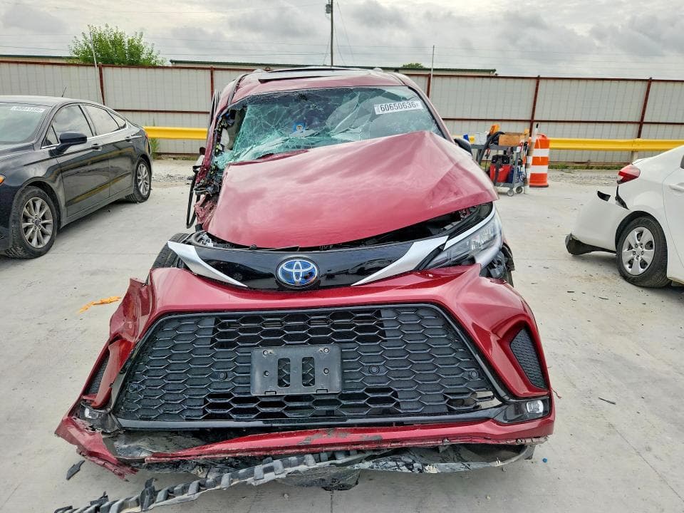 2023 TOYOTA SIENNA XSE 7-PASSENGER 5