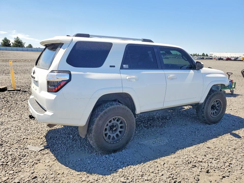 2021 TOYOTA 4RUNNER SR5 PREMIUM 3