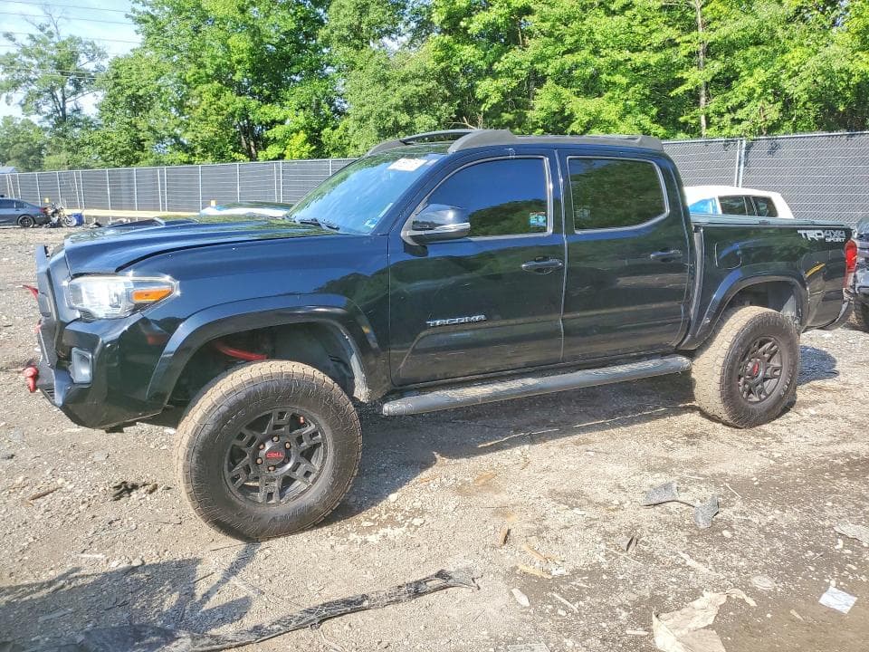 2017 TOYOTA TACOMA TRD SPORT - 1