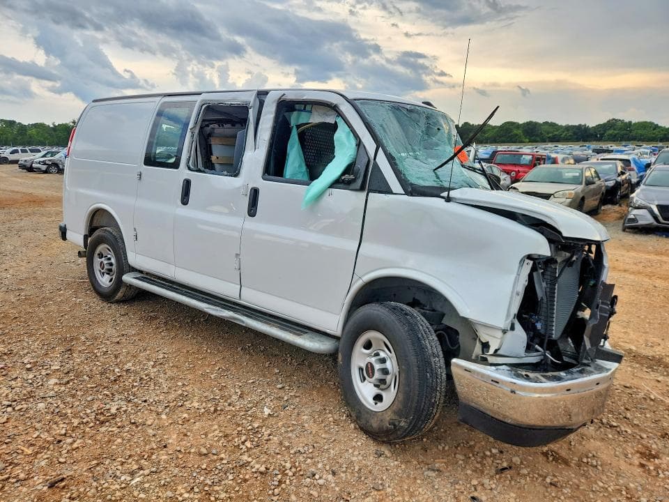 2025 GMC SAVANA G2500 4