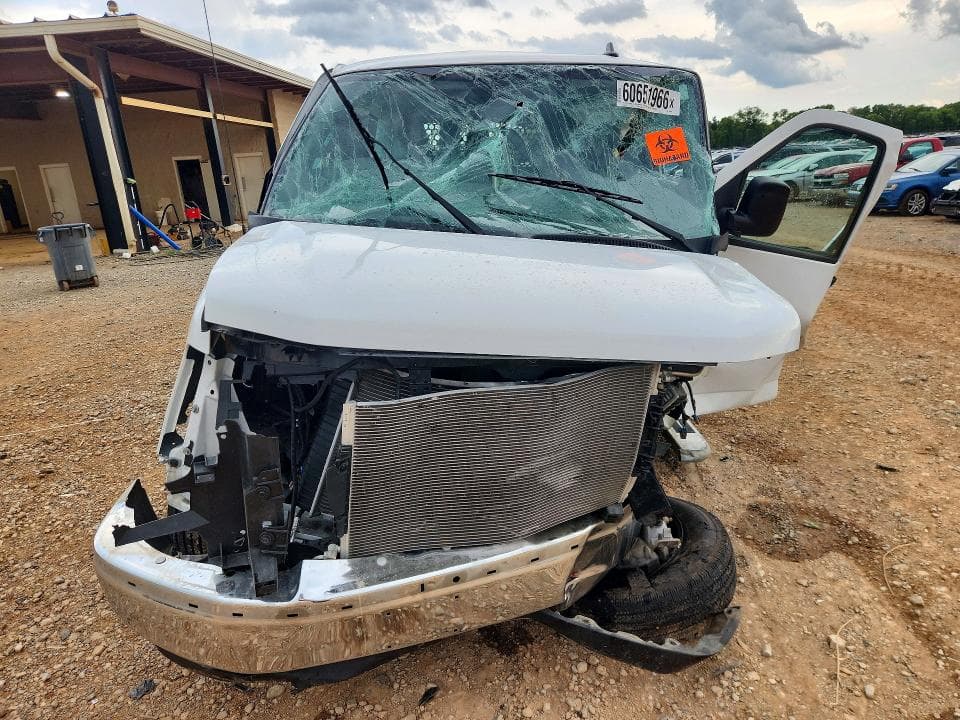 2025 GMC SAVANA G2500 5