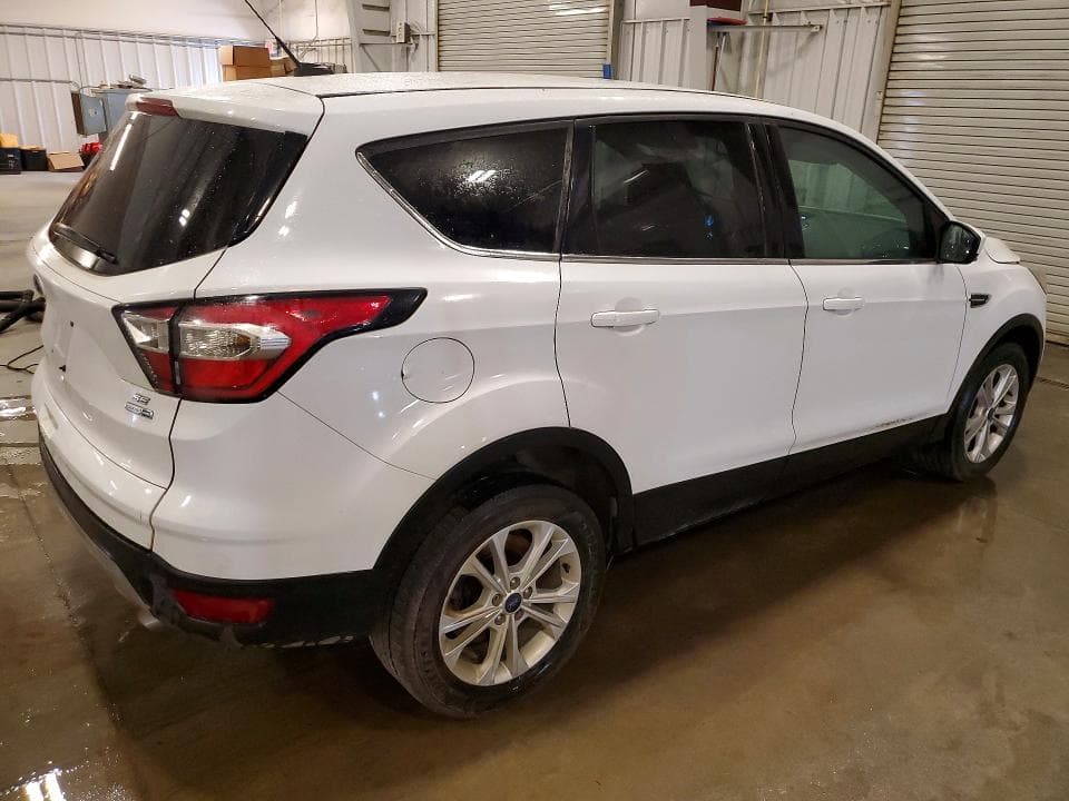 2017 FORD ESCAPE SE 3
