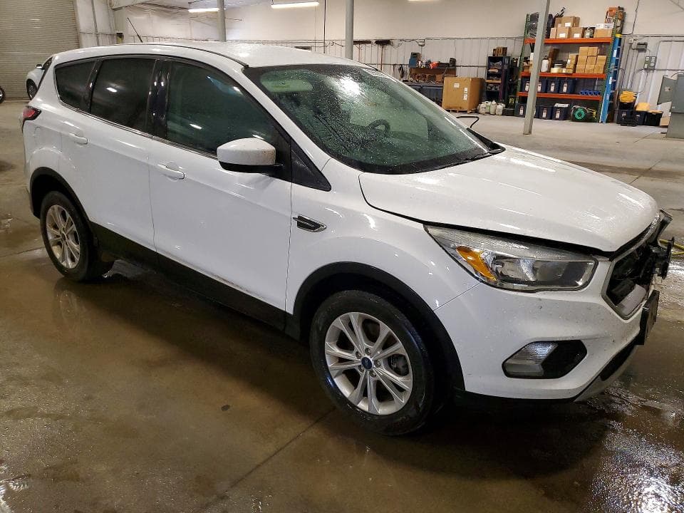 2017 FORD ESCAPE SE 4