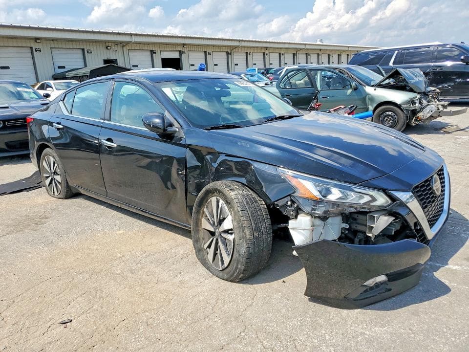 2022 NISSAN ALTIMA SV 4