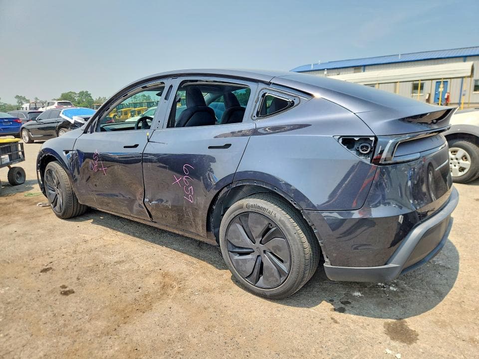 2026 TESLA MODEL Y 2