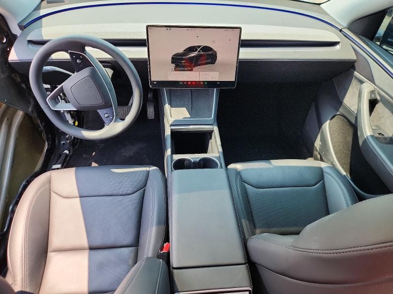 2026 TESLA MODEL Y 8