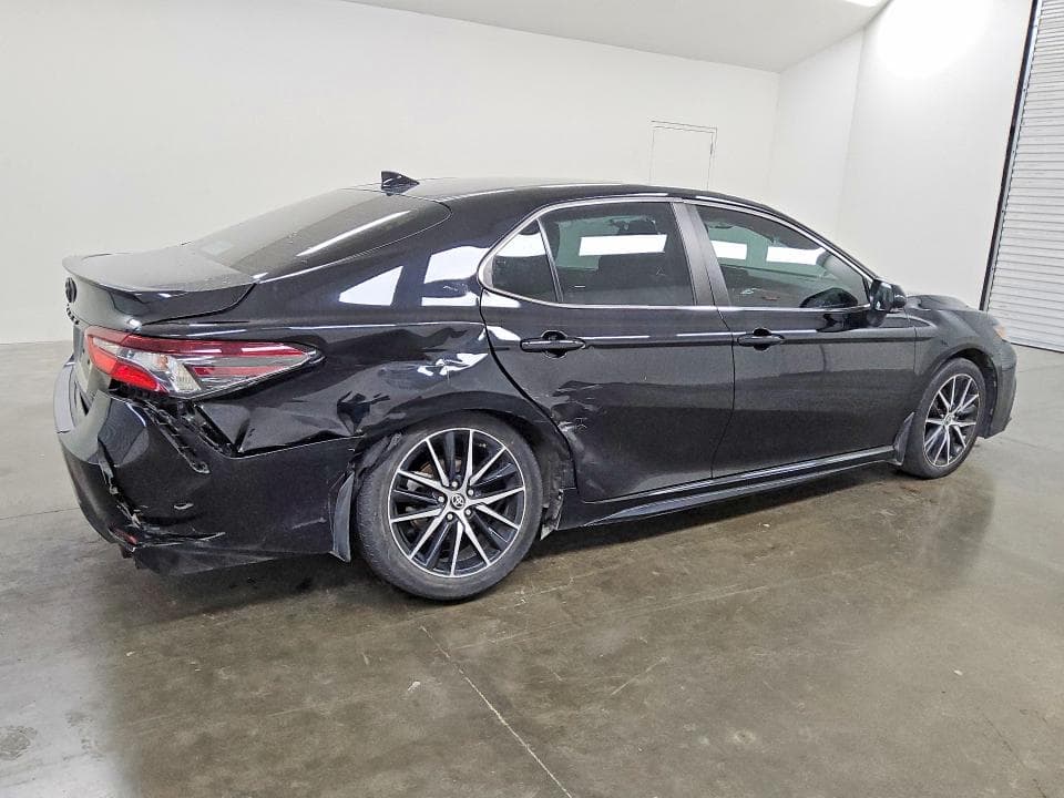 2023 TOYOTA CAMRY SE 3