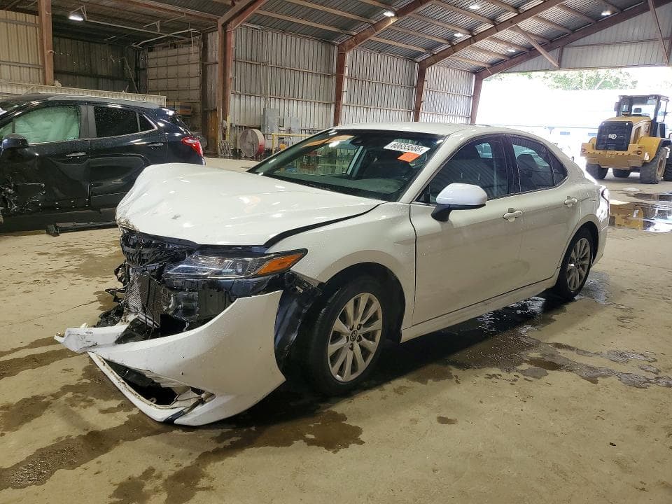 2019 TOYOTA CAMRY LE - 1