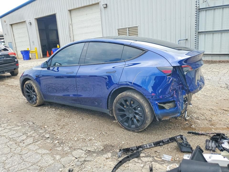 2024 TESLA MODEL Y 2