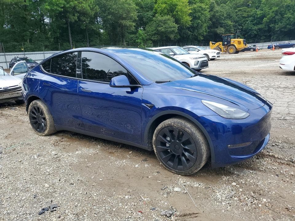 2024 TESLA MODEL Y 4