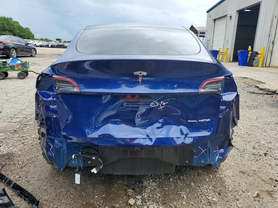 2024 TESLA MODEL Y 6
