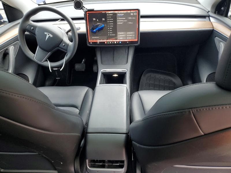 2024 TESLA MODEL Y 8
